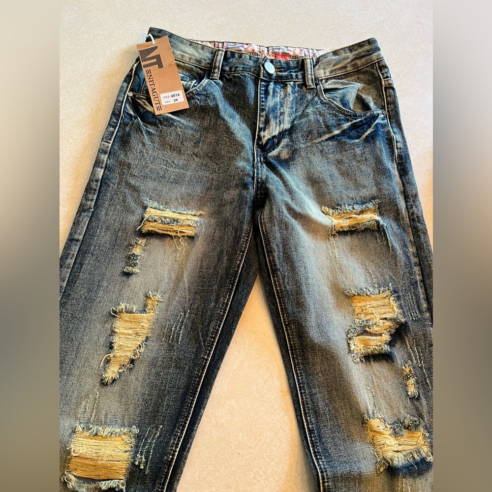 Men’s destroyed‎ distressed skinny Jeans size 28 NWT Can be unisex